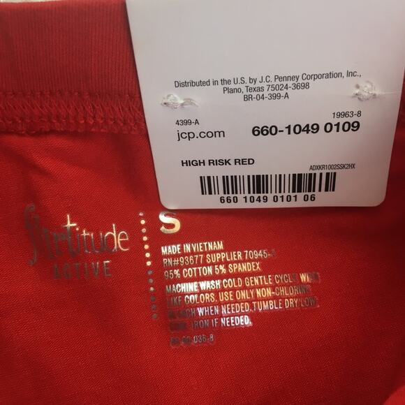 Flirtitude Active Capris High Risk Red Small - Picture 4 of 9